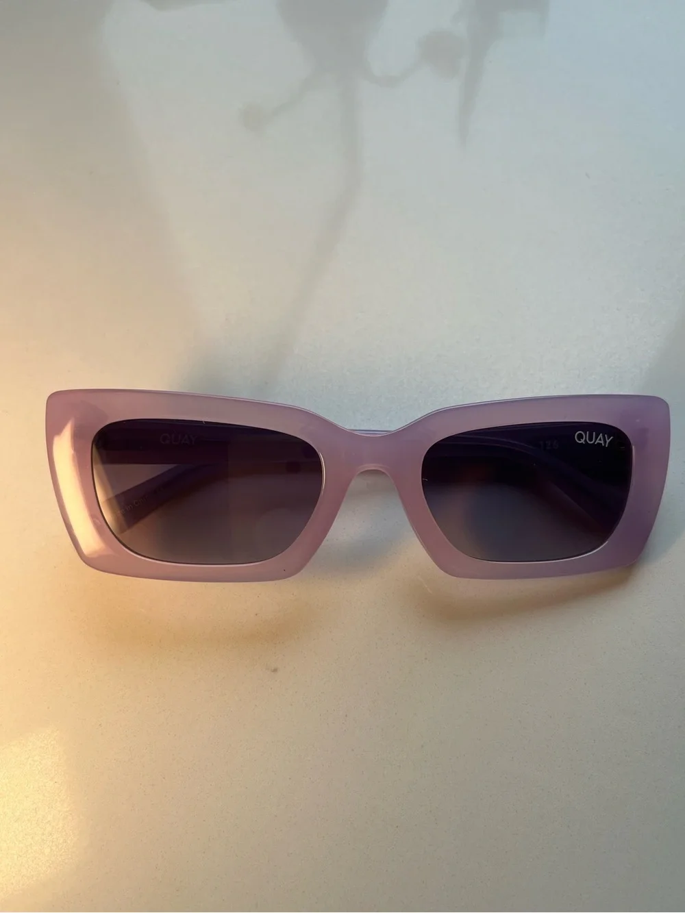 QUAY The DL sunglasses -  Pastel Purple Lilac frame / smoke lens - NWT